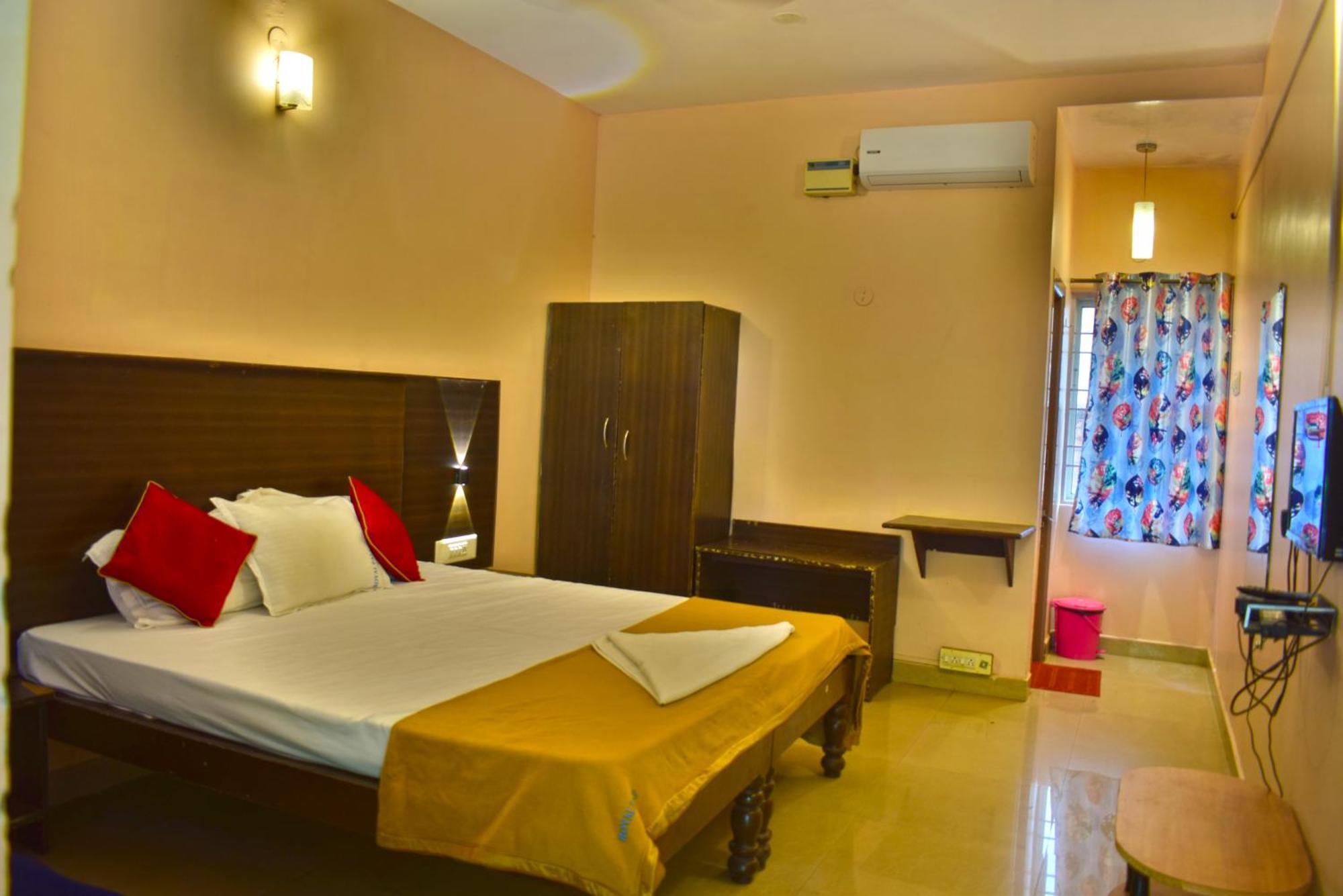 Jains Royal Palace Resorts Йелагери Экстерьер фото
