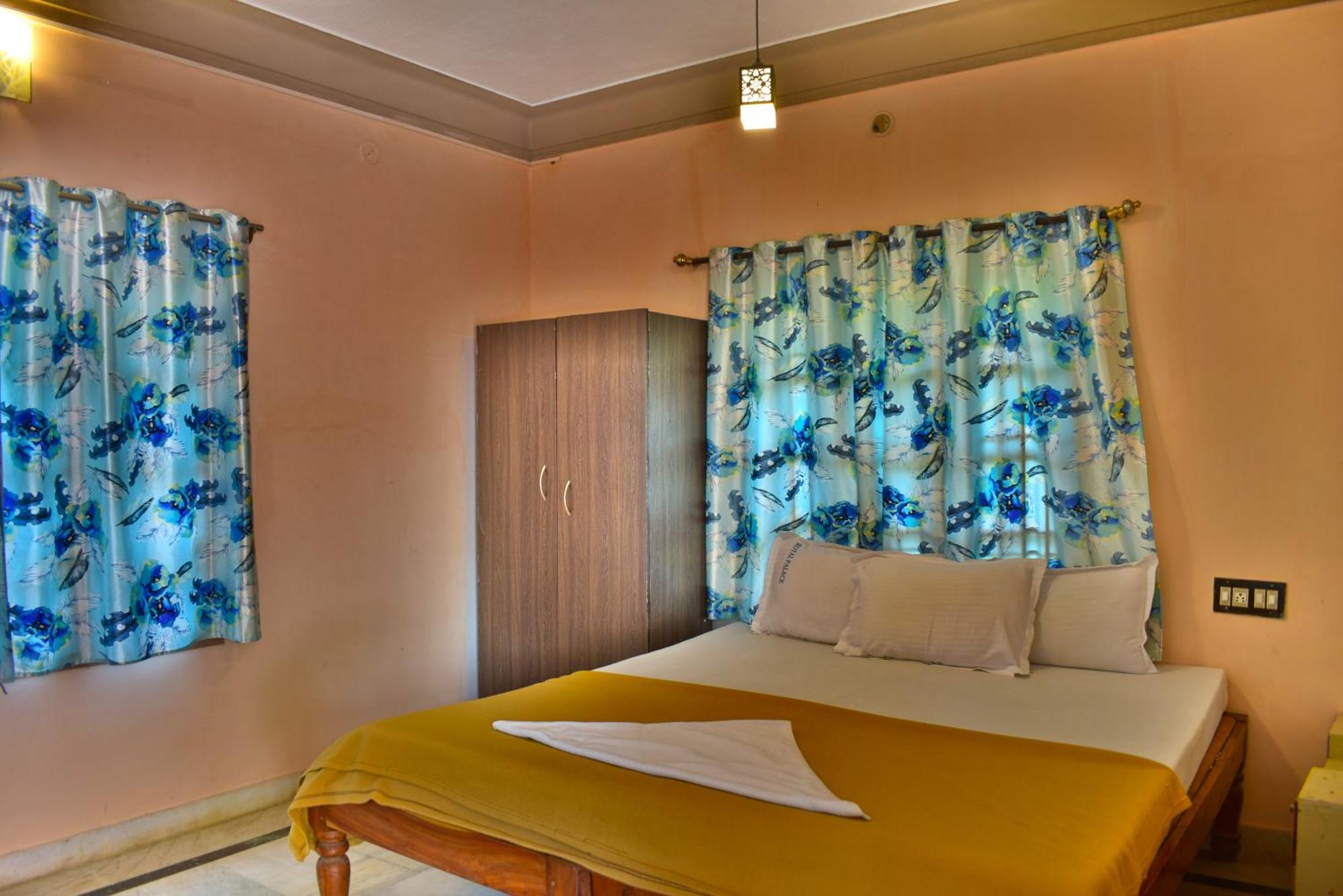 Jains Royal Palace Resorts Йелагери Экстерьер фото