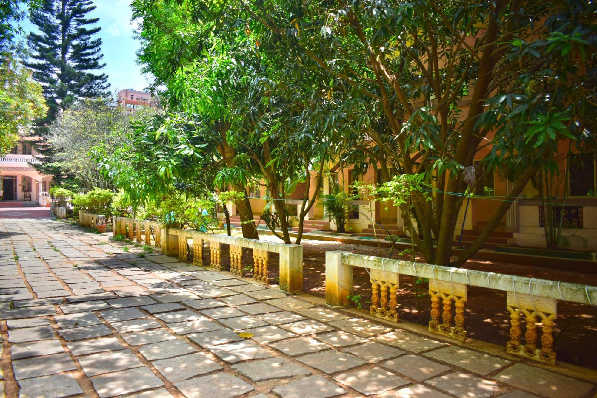 Jains Royal Palace Resorts Йелагери Экстерьер фото