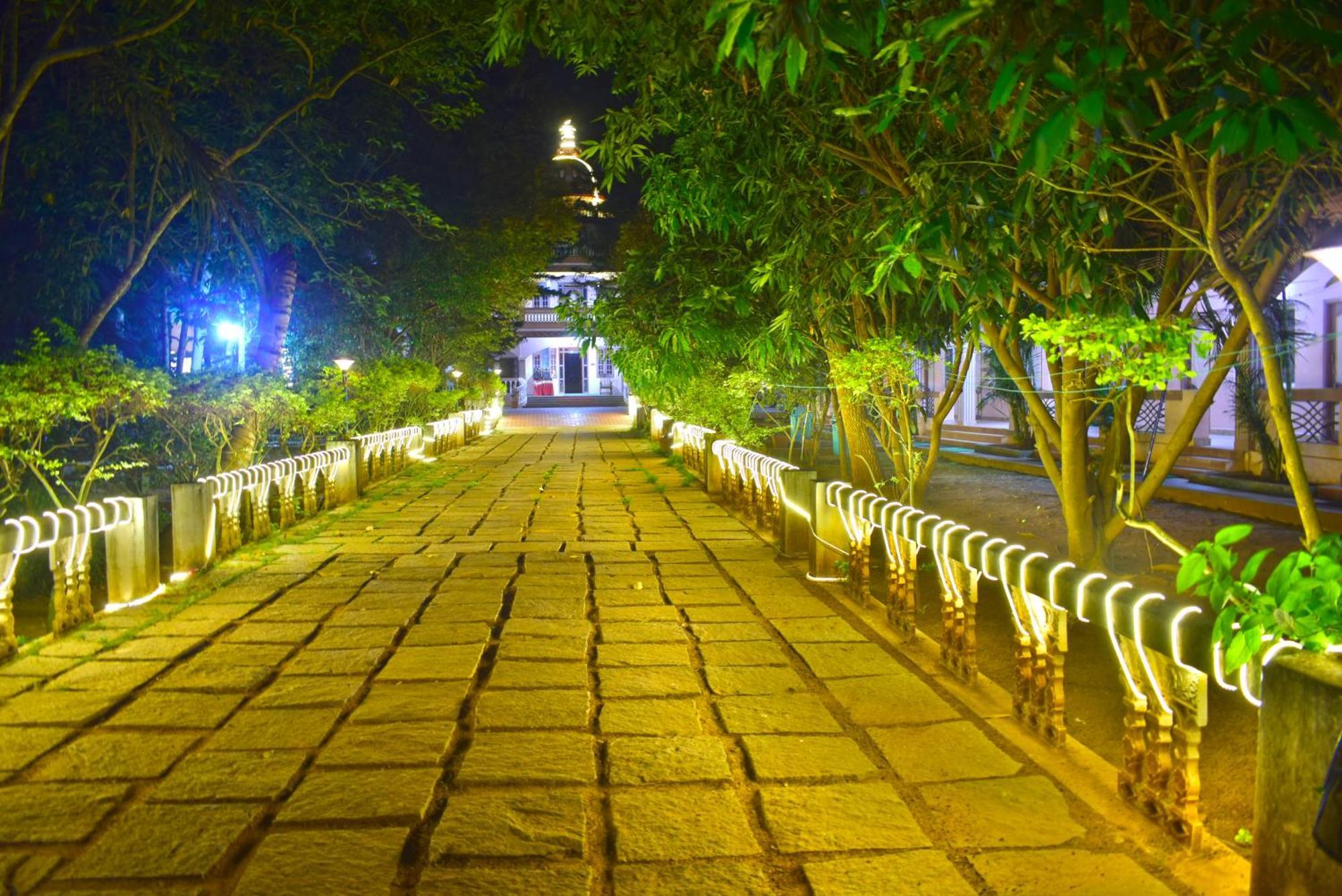 Jains Royal Palace Resorts Йелагери Экстерьер фото