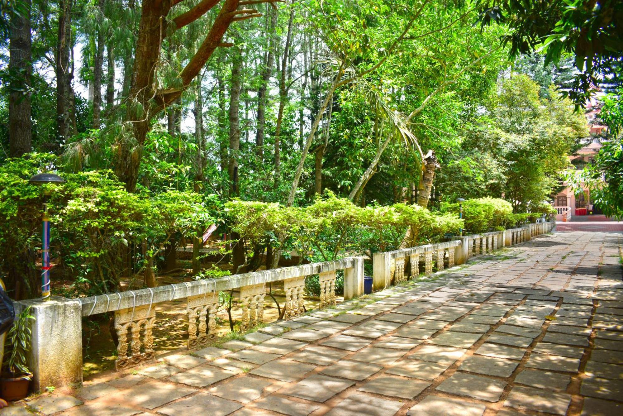 Jains Royal Palace Resorts Йелагери Экстерьер фото