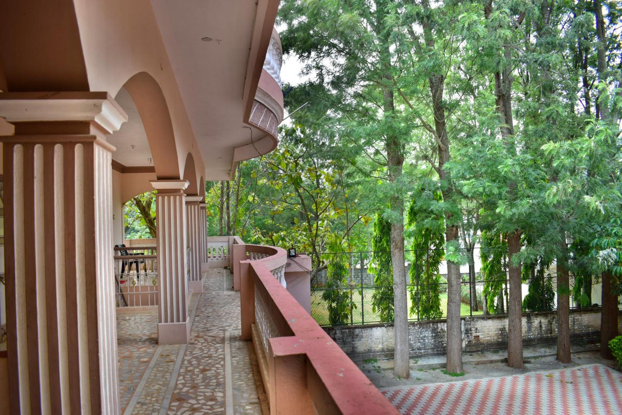 Jains Royal Palace Resorts Йелагери Экстерьер фото