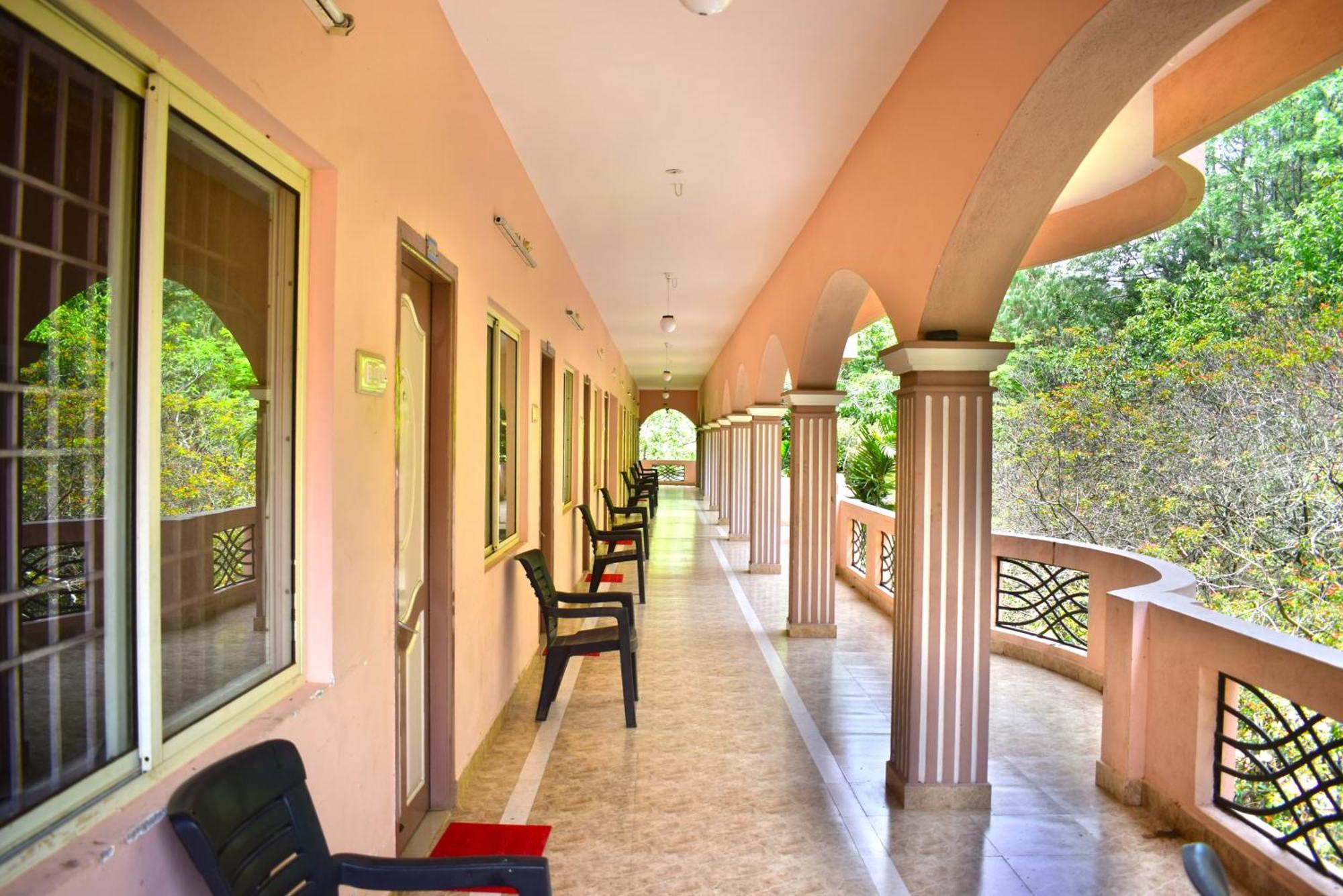 Jains Royal Palace Resorts Йелагери Экстерьер фото