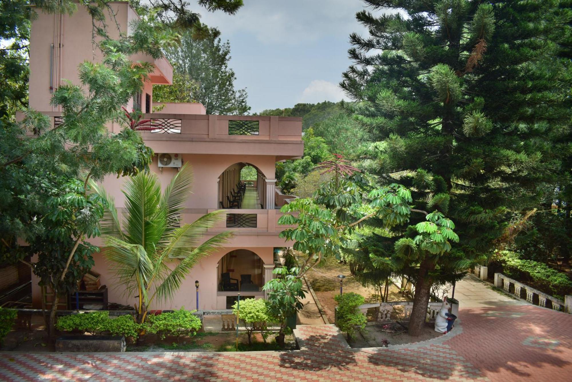 Jains Royal Palace Resorts Йелагери Экстерьер фото