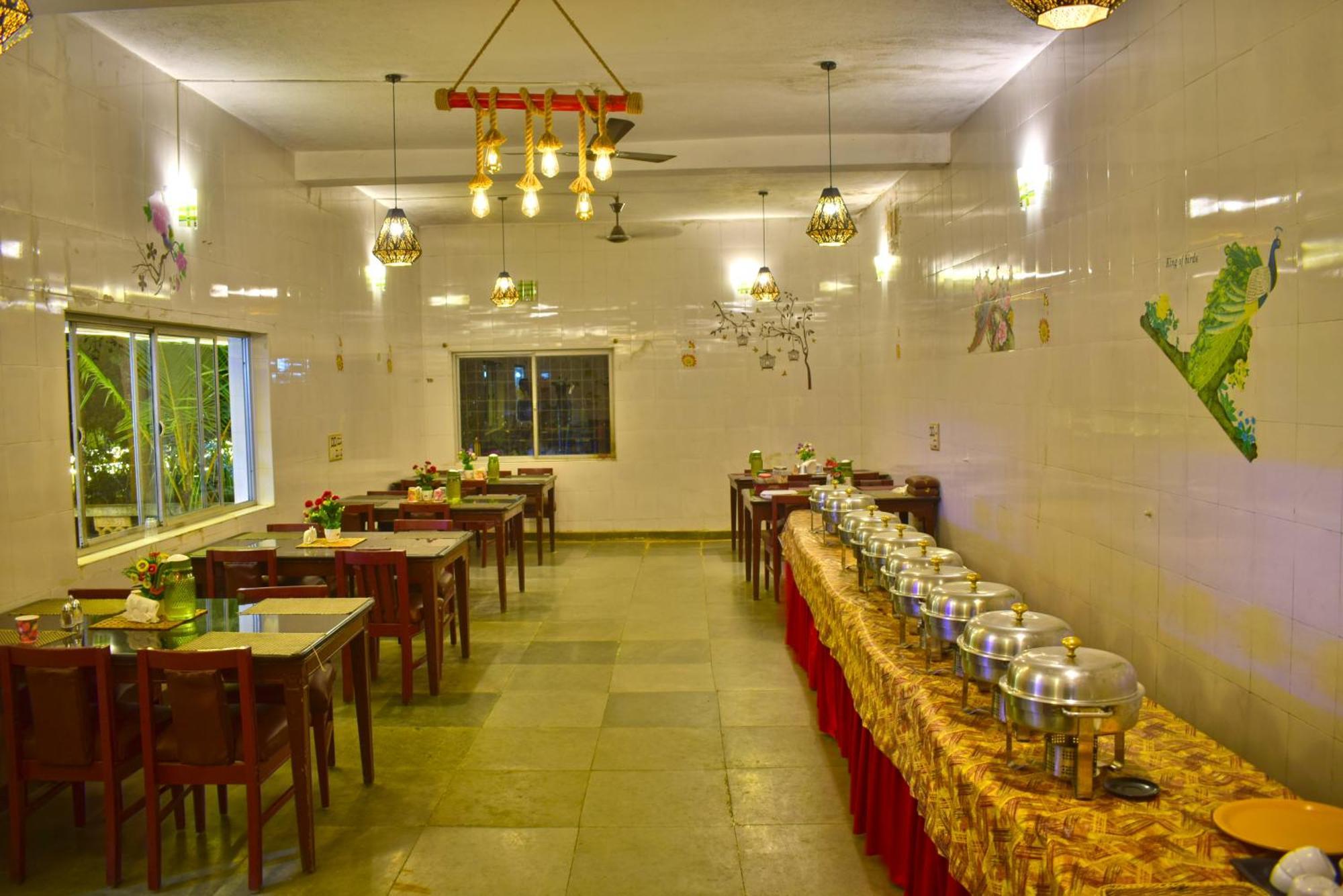 Jains Royal Palace Resorts Йелагери Экстерьер фото
