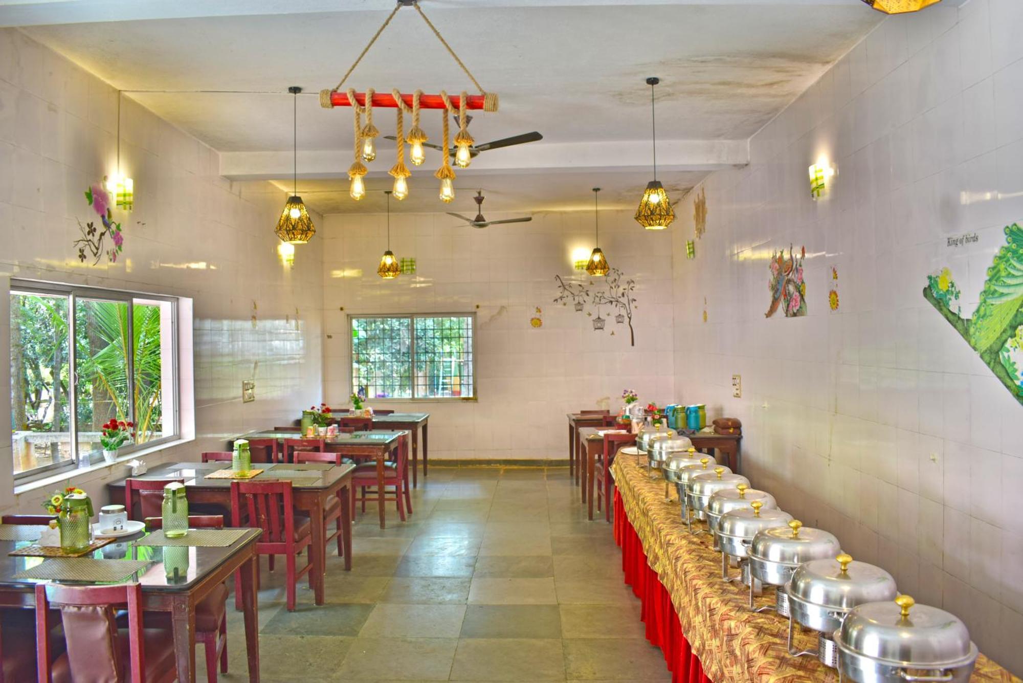 Jains Royal Palace Resorts Йелагери Экстерьер фото