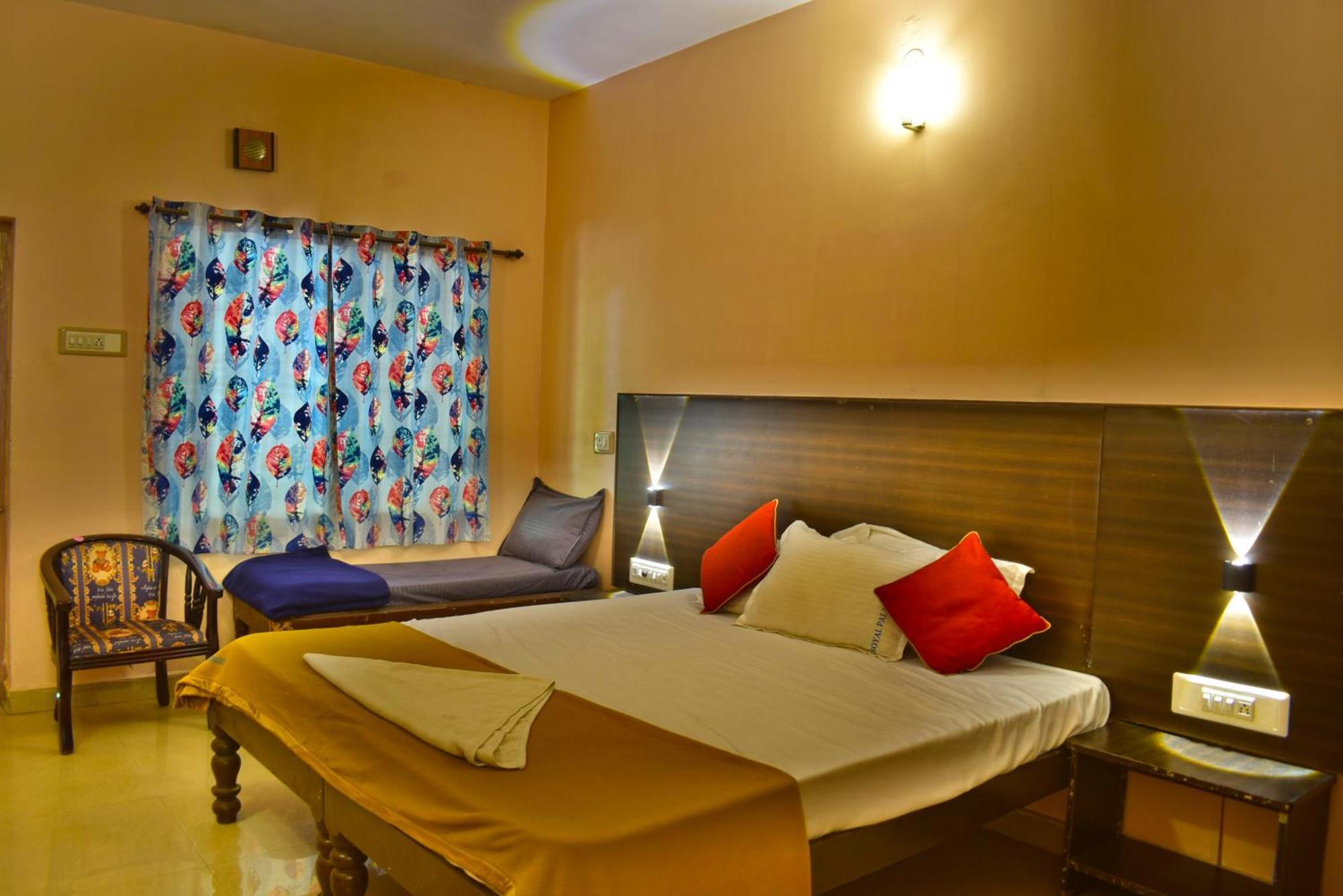 Jains Royal Palace Resorts Йелагери Экстерьер фото