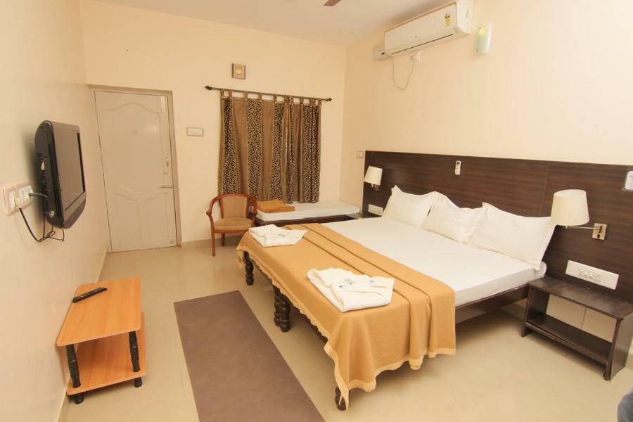 Jains Royal Palace Resorts Йелагери Экстерьер фото