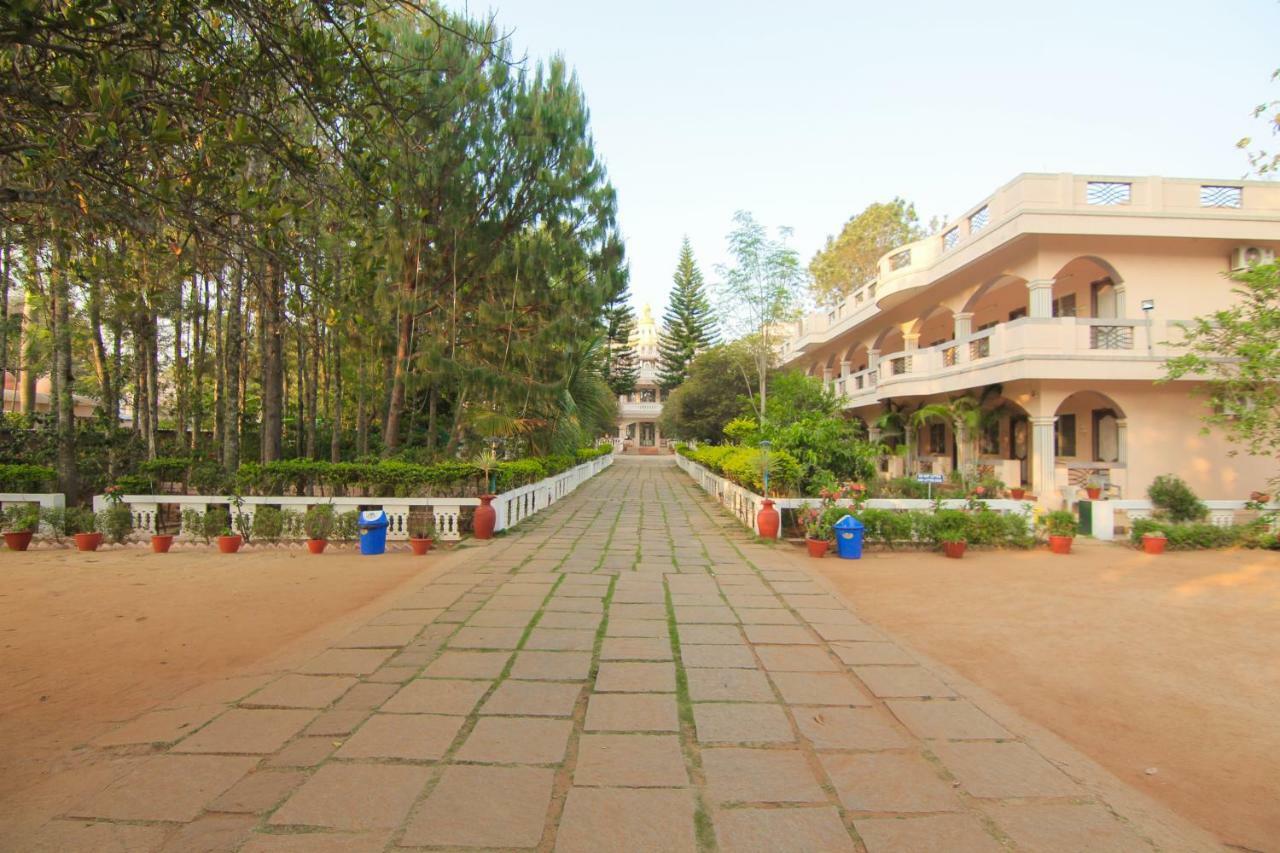 Jains Royal Palace Resorts Йелагери Экстерьер фото