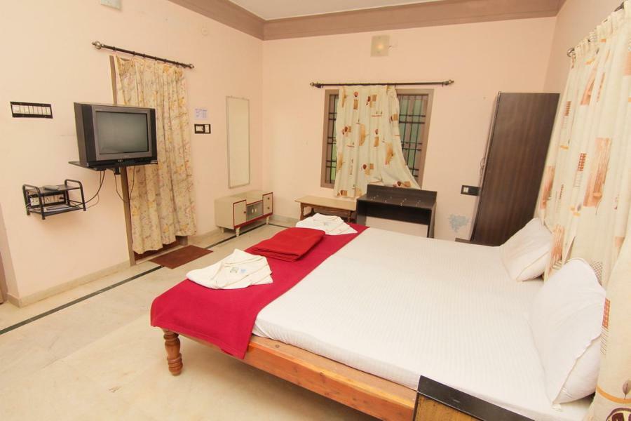 Jains Royal Palace Resorts Йелагери Экстерьер фото