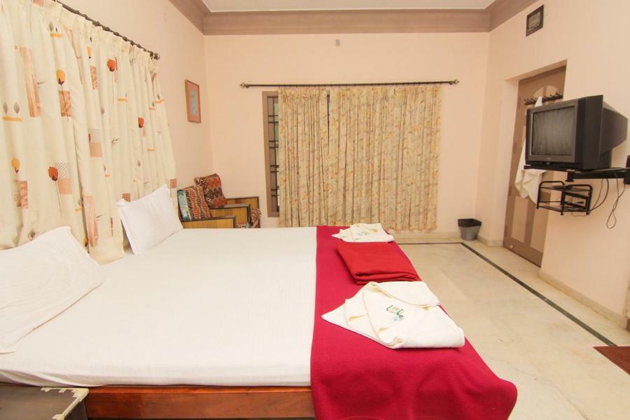 Jains Royal Palace Resorts Йелагери Экстерьер фото