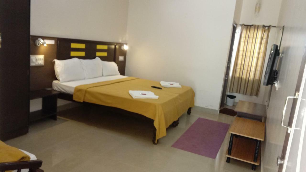 Jains Royal Palace Resorts Йелагери Экстерьер фото